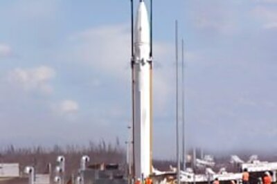 China urges N Korea not to test missile