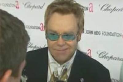 Elton John celebrates 60th b'day
