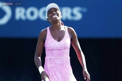 Venus Williams falls in first round in Toronto