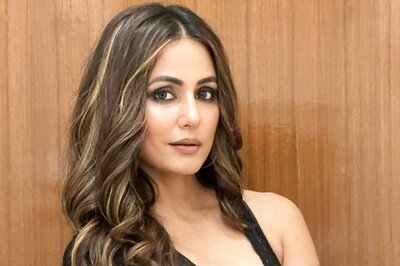 Hina Khan Soaks Up The Sun In Style, Flaunts Curves in Shorts And One-Shoulder Top