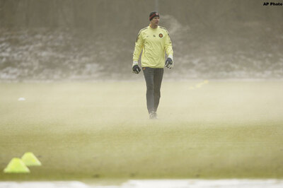 Ferguson hints at van der Sar's retirement