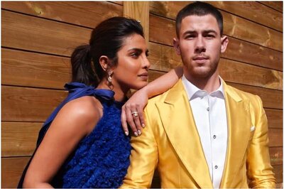 Billboard Music Awards 2021: Priyanka Chopra to Offer Support to Host Nick Jonas Amidst Inujry