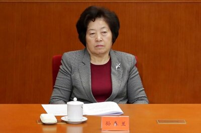 'It's All Fake': Angry Chinese Residents Yell at Official Who Came to Inspect Coronavirus Efforts