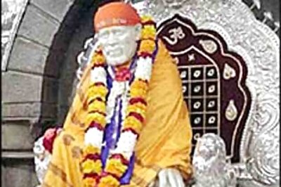2 Sai Baba devotees donate gold worth Rs 60 lakh