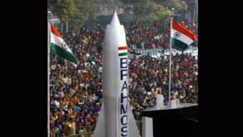 LIVE TV: Watch the R-Day parade from Rajpath