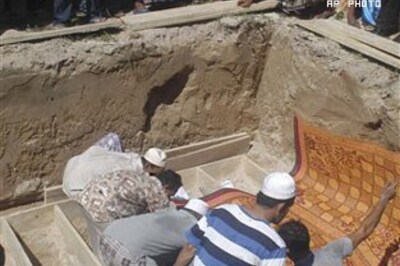 Gunmen kill 10 at mosque in southern Thailand