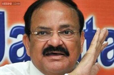 Venkaiah Naidu blames Congress for Hindi directive