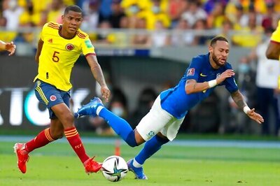 Neymar's Brazil Teammates Urge Him To Keep Playing Past WCup