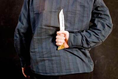 Bihar: Robbers shoot dead one while trying to loot  train