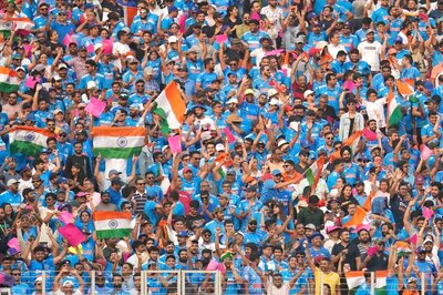 Watch: Incredible Scenes as Over 1 Lakh People Sing 'Vande Mataram' to Celebrate India's Win Over Pakistan