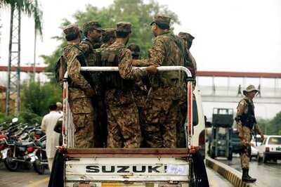 Unable to Find Transport Due to Lockdown, Cop Hitchhikes 1,100 km to Reach Village After Mother's Death