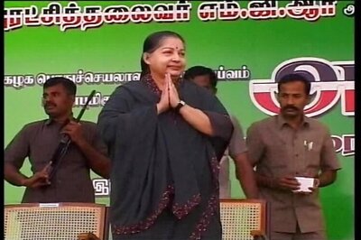 Tamil Nadu Governor invites Jayalalithaa to form government 'at the earliest'