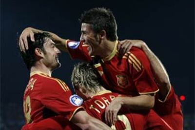Spain stroll past hopeless New Zealand