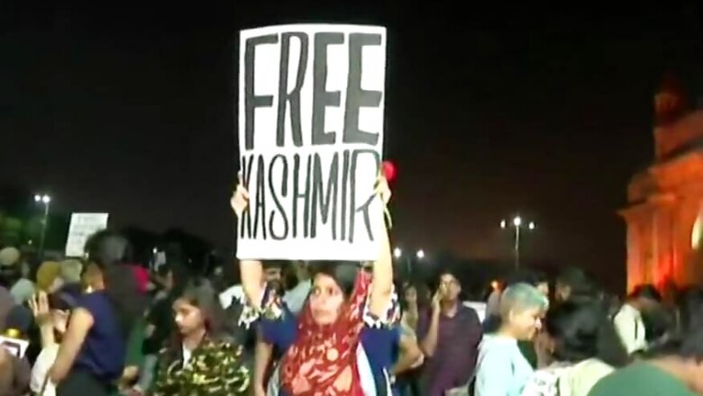 'Protest is For What Exactly?' Devendra Fadnavis Miffed as Free Kashmir Poster Spring Up During JNU Violence Stir in Mumbai