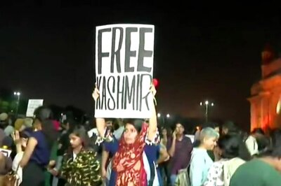 'Protest is For What Exactly?' Devendra Fadnavis Miffed as Free Kashmir Poster Spring Up During JNU Violence Stir in Mumbai