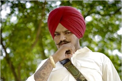 Punjabi Singer Moosewala Booked for Promoting Violence, Gun Culture in New Song 'Sanju'