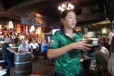 In a First, Mideast Hub Dubai Eases Liquor Rules for Ramzan