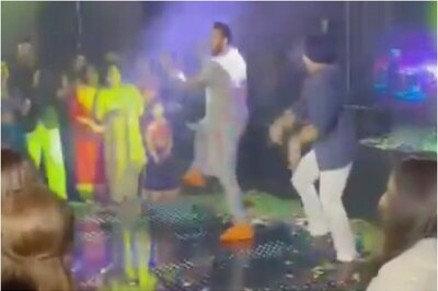 Raj Kundra Shows off His Crazy Bhangra Skills at Harman Baweja's Sangeet, Watch Video