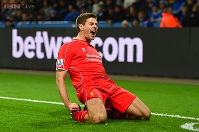 Steven Gerrard scores as Liverpool beat Leicester City 3-1