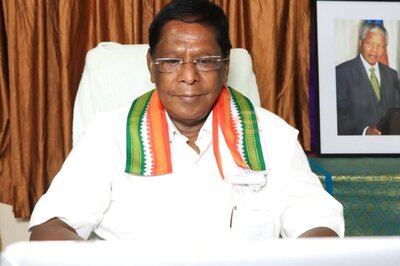 Puducherry Assembly Passes Resolution Against Farm Laws; CM Narayanasamy Tears Up Copies of Acts