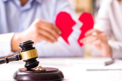 Man Blames Apple For His Divorce After Wife Finds 'Deleted' Chat With Sex Worker