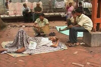 Docs in Kolkata go on strike, 5 arrested