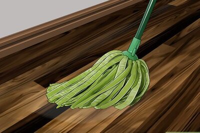 How to Apply a Stain to Laminate Floors