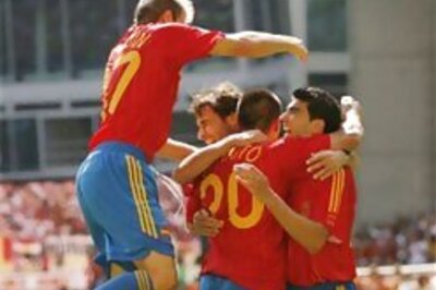 Spain beat Saudi Arabia, top group