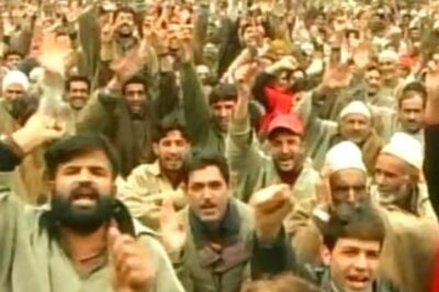 Govt plans clampdown on J-K's stone pelting 'industry'