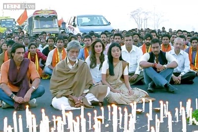 Prakash Jha refuses to show 'Satyagraha' to team Anna