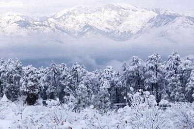 Snowfall in Higher Reaches of Jammu and Kashmir; Improvement in Min Temperature in Valley