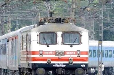 Verbal Spat in Howrah Express Turns Intense, Passenger Grabs Youth By Collar, Throws Him Off Train