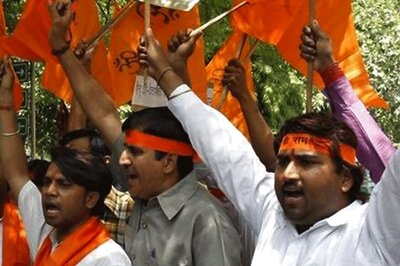 VHP Reciprocates Muslims' Peace Gesture, Cancels All Programmes Proposed After Ayodhya Verdict