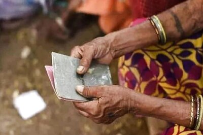 Covid-19: UP Government to Distribute Free Ration to 15 Crore Beneficiaries from Today