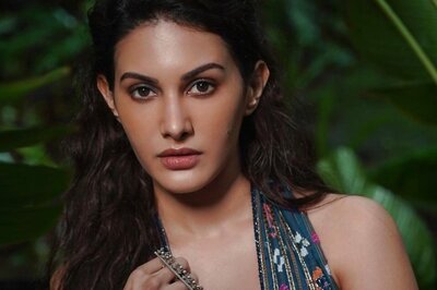 Amyra Dastur Looks Stunning In Embroidered Multicoloured Choli Top, See Pics