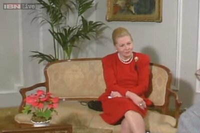 Joan Fontaine estate says it pulled Oscar sale under threat of lawsuit