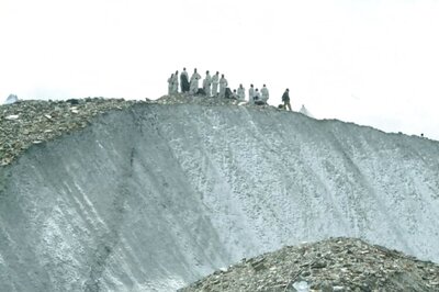 10 Army personnel get trapped as avalanche hits Siachen Glacier