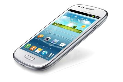 Samsung unveils 4-inch Galaxy S III mini