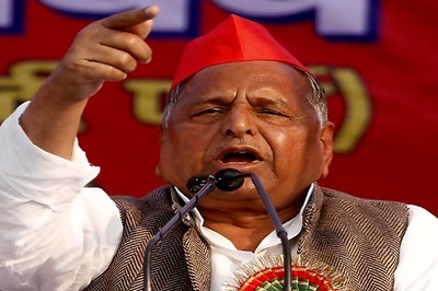 Mulayam Singh Yadav meets senior SP leaders to review poll results