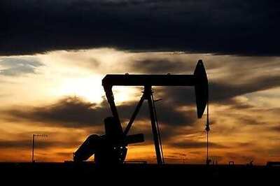 Oil Slips Below $44, Heads For Weekly Drop On Demand Concerns