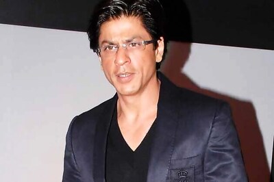 SRK seeks peace, wishes Uddhav on his b'day