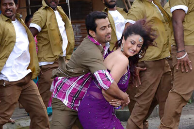 Tamil Review: 'Oru Nadigayin...' fails