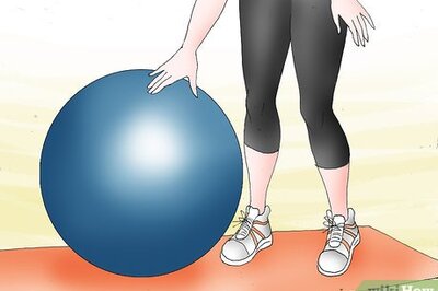 How to Do a Straight Leg Deadlift With an Exercise Ball