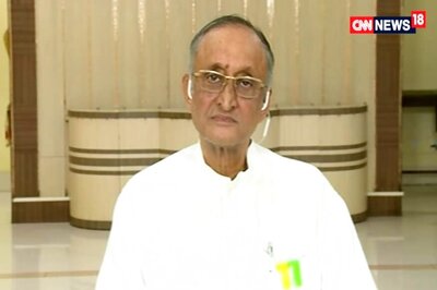 Bengal FM Amit Mitra Denies Sitharaman's Claims, Says State Shared Migrants Data with Centre