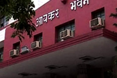 Income Tax Dept Attaches Property Worth Rs 700 Crore after Raiding 2 Tamil Nadu Liquor Makers