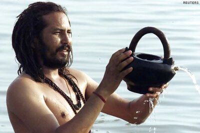 5 lakh take holy dip at Gangasagar on Makar Sankranti