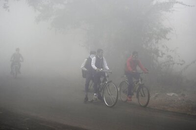 Doctors Warn of Health Emergency as Smog Blankets Delhi