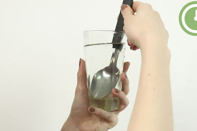 How to Curl Eyelashes with a Spoon