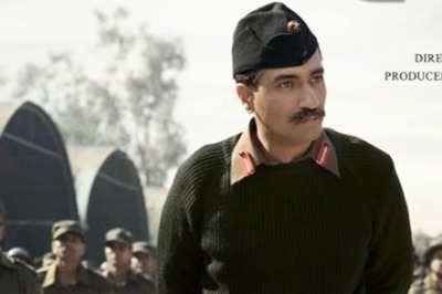 Sam Bahadur: Vicky Kaushal Shakes A Leg To Badhte Chalo, Sings Along With College Students; Watch