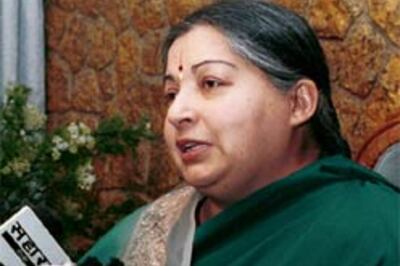 Jayalalithaa gets bomb threat